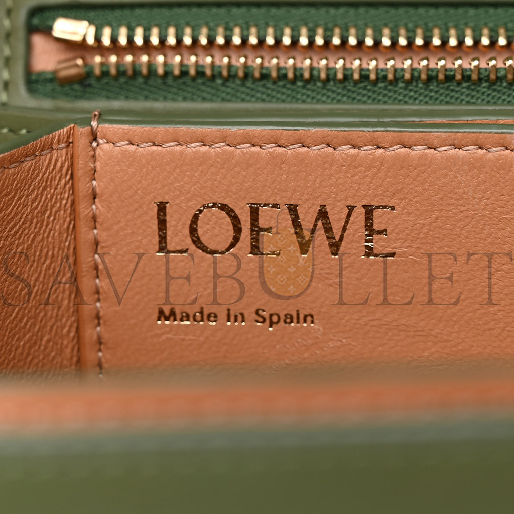 LOEWE SILK CALFSKIN GOYA BAG AVOCADO (22*15*7cm)